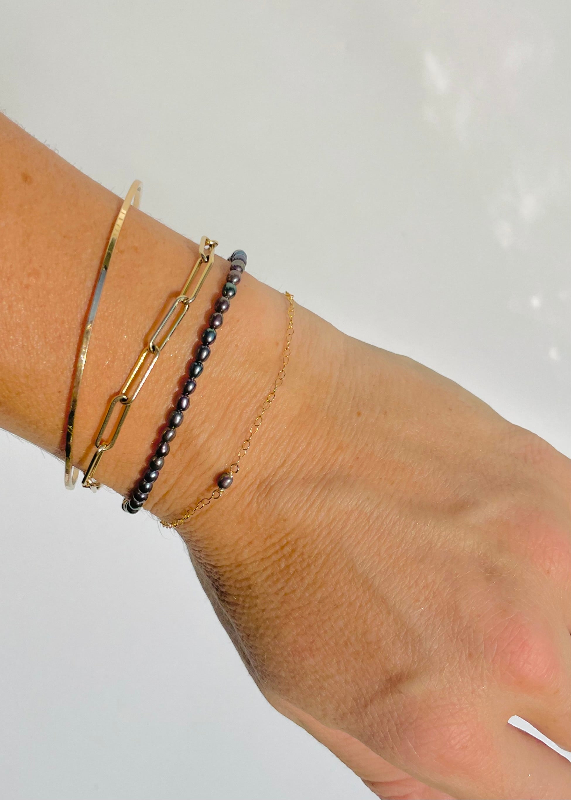 Anne Floating Pearl Timeless Bracelet