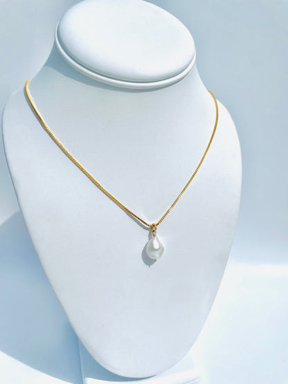 Bold Baroque Pearl Pendant Necklace